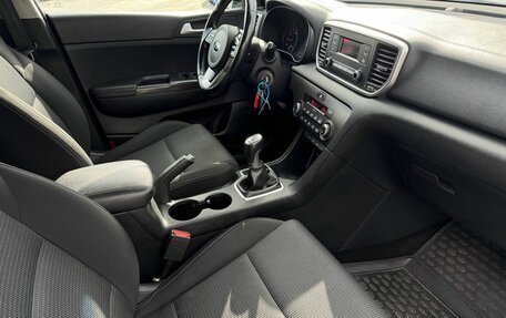 KIA Sportage IV рестайлинг, 2018 год, 2 049 000 рублей, 30 фотография