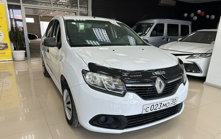 Renault Logan II, 2018 год, 450 000 рублей, 3 фотография