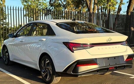 Hyundai Elantra, 2023 год, 1 700 000 рублей, 3 фотография