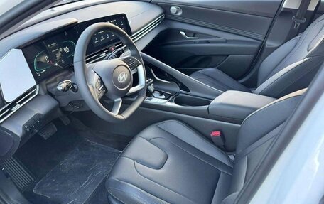 Hyundai Elantra, 2023 год, 1 700 000 рублей, 15 фотография