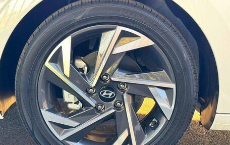 Hyundai Elantra, 2023 год, 1 700 000 рублей, 11 фотография