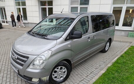Hyundai H-1 II рестайлинг, 2013 год, 1 250 000 рублей, 2 фотография