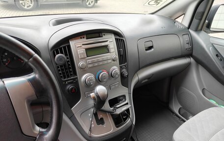 Hyundai H-1 II рестайлинг, 2013 год, 1 250 000 рублей, 11 фотография