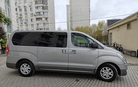 Hyundai H-1 II рестайлинг, 2013 год, 1 250 000 рублей, 7 фотография