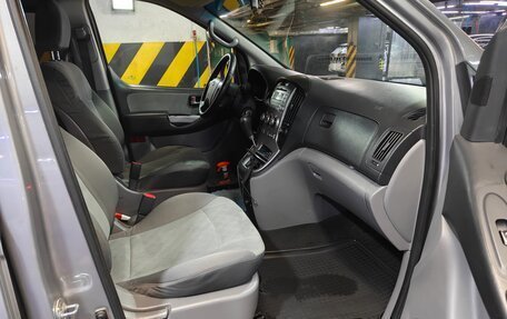 Hyundai H-1 II рестайлинг, 2013 год, 1 250 000 рублей, 22 фотография