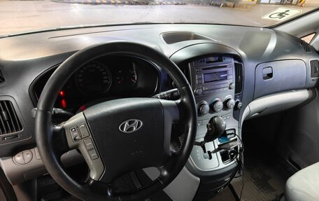 Hyundai H-1 II рестайлинг, 2013 год, 1 250 000 рублей, 19 фотография