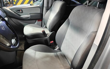 Hyundai H-1 II рестайлинг, 2013 год, 1 250 000 рублей, 20 фотография