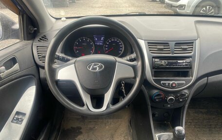 Hyundai Solaris II рестайлинг, 2011 год, 699 000 рублей, 8 фотография