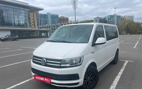 Volkswagen Caravelle T6 рестайлинг, 2019 год, 3 500 000 рублей, 3 фотография