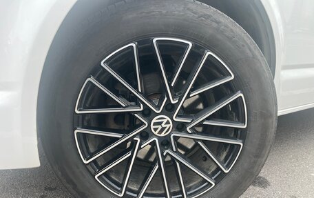 Volkswagen Caravelle T6 рестайлинг, 2019 год, 3 500 000 рублей, 13 фотография