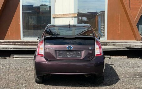 Toyota Prius, 2012 год, 1 099 000 рублей, 5 фотография