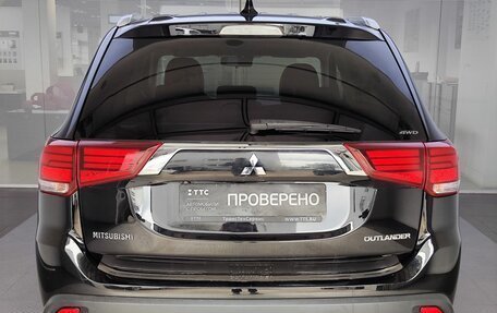 Mitsubishi Outlander III рестайлинг 3, 2017 год, 2 349 000 рублей, 7 фотография