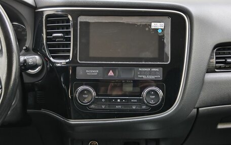 Mitsubishi Outlander III рестайлинг 3, 2017 год, 2 349 000 рублей, 18 фотография