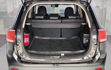 Mitsubishi Outlander III рестайлинг 3, 2017 год, 2 349 000 рублей, 12 фотография