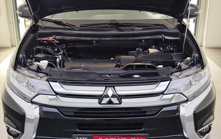 Mitsubishi Outlander III рестайлинг 3, 2017 год, 2 349 000 рублей, 11 фотография