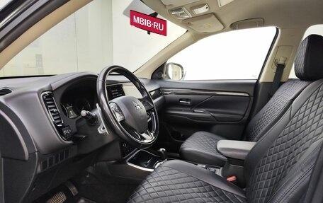 Mitsubishi Outlander III рестайлинг 3, 2017 год, 2 349 000 рублей, 20 фотография