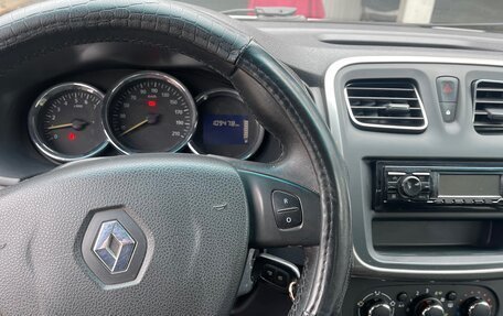 Renault Logan II, 2018 год, 530 000 рублей, 10 фотография