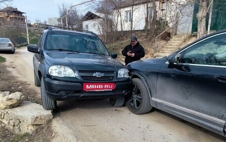 Chevrolet Niva I рестайлинг, 2017 год, 750 000 рублей, 3 фотография