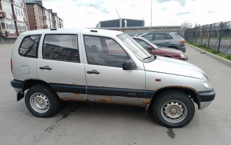 Chevrolet Niva I рестайлинг, 2004 год, 120 000 рублей, 2 фотография