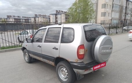 Chevrolet Niva I рестайлинг, 2004 год, 120 000 рублей, 4 фотография