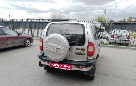 Chevrolet Niva I рестайлинг, 2004 год, 120 000 рублей, 3 фотография