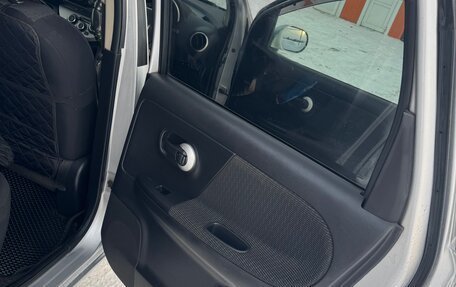 Nissan Note II рестайлинг, 2010 год, 670 000 рублей, 14 фотография
