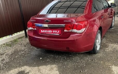 Chevrolet Cruze II, 2010 год, 540 000 рублей, 3 фотография