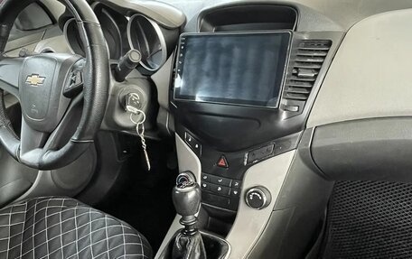 Chevrolet Cruze II, 2010 год, 540 000 рублей, 6 фотография