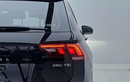 Volkswagen Tiguan II, 2023 год, 2 870 000 рублей, 8 фотография