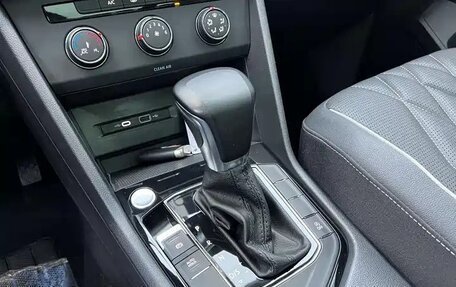 Volkswagen Tiguan II, 2023 год, 2 870 000 рублей, 10 фотография