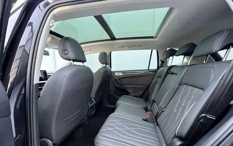 Volkswagen Tiguan II, 2023 год, 2 870 000 рублей, 14 фотография