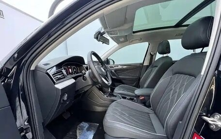 Volkswagen Tiguan II, 2023 год, 2 870 000 рублей, 9 фотография