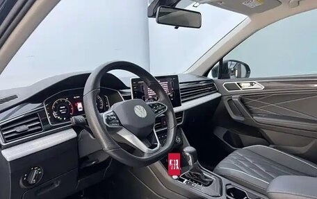 Volkswagen Tiguan II, 2023 год, 2 870 000 рублей, 6 фотография