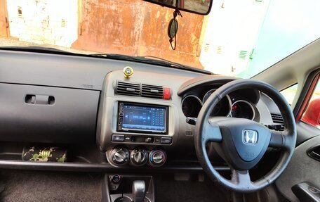 Honda Fit III, 2002 год, 300 000 рублей, 8 фотография