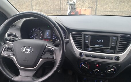 Hyundai Solaris II рестайлинг, 2018 год, 980 000 рублей, 9 фотография