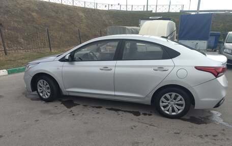 Hyundai Solaris II рестайлинг, 2018 год, 980 000 рублей, 4 фотография