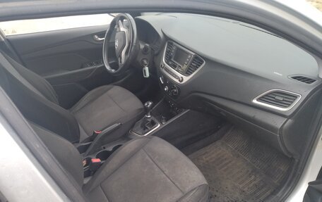 Hyundai Solaris II рестайлинг, 2018 год, 980 000 рублей, 11 фотография