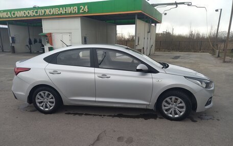 Hyundai Solaris II рестайлинг, 2018 год, 980 000 рублей, 7 фотография