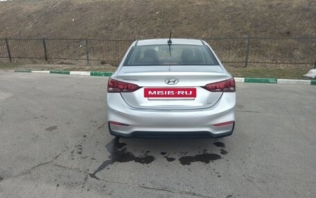 Hyundai Solaris II рестайлинг, 2018 год, 980 000 рублей, 5 фотография