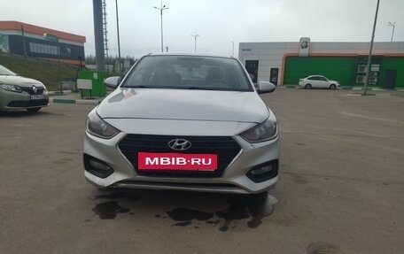 Hyundai Solaris II рестайлинг, 2018 год, 980 000 рублей, 2 фотография