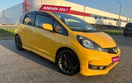 Honda Fit III, 2011 год, 590 000 рублей, 1 фотография