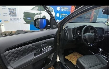 Mitsubishi Outlander III рестайлинг 3, 2021 год, 1 980 000 рублей, 9 фотография