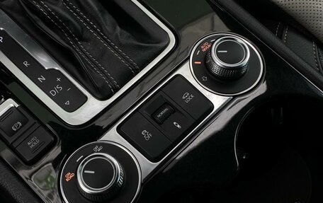 Volkswagen Touareg III, 2017 год, 2 927 800 рублей, 21 фотография