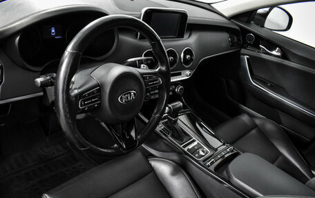 KIA Stinger I, 2018 год, 2 190 000 рублей, 12 фотография