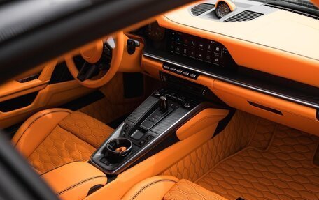 Porsche 911, 2024 год, 82 600 000 рублей, 10 фотография