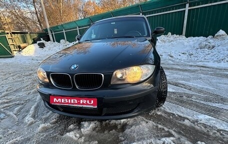 BMW 1 серия, 2008 год, 700 000 рублей, 1 фотография