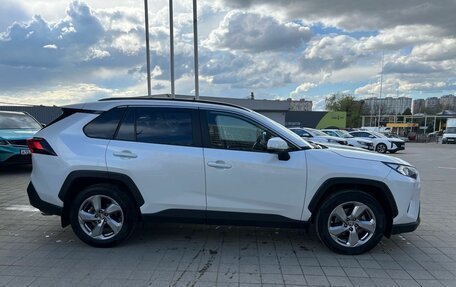 Toyota RAV4, 2021 год, 3 790 000 рублей, 4 фотография