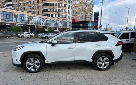 Toyota RAV4, 2021 год, 3 790 000 рублей, 8 фотография