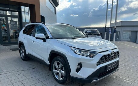 Toyota RAV4, 2021 год, 3 790 000 рублей, 3 фотография