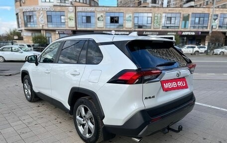 Toyota RAV4, 2021 год, 3 790 000 рублей, 7 фотография